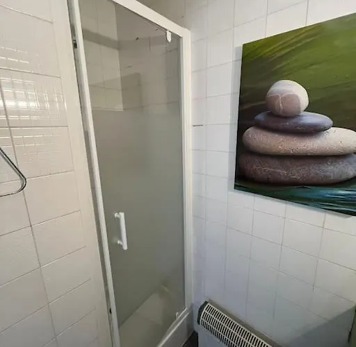 Cretes, Pieds Des Pistes